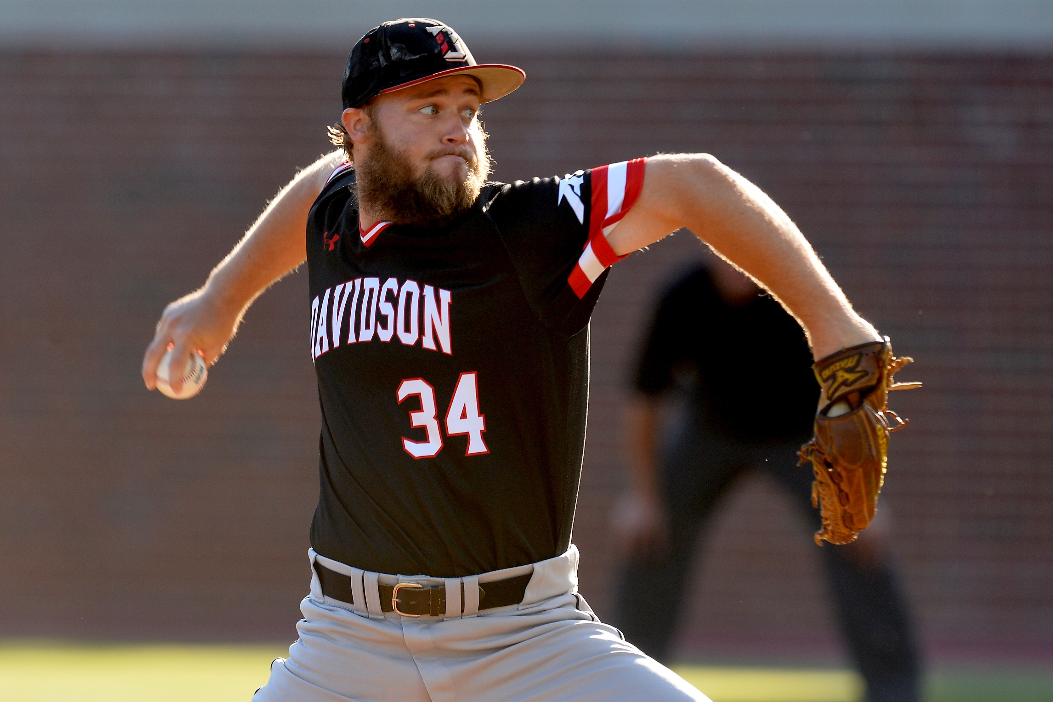 A Grand Debut Davidson Stuns North Carolina 6 2 College Baseball 