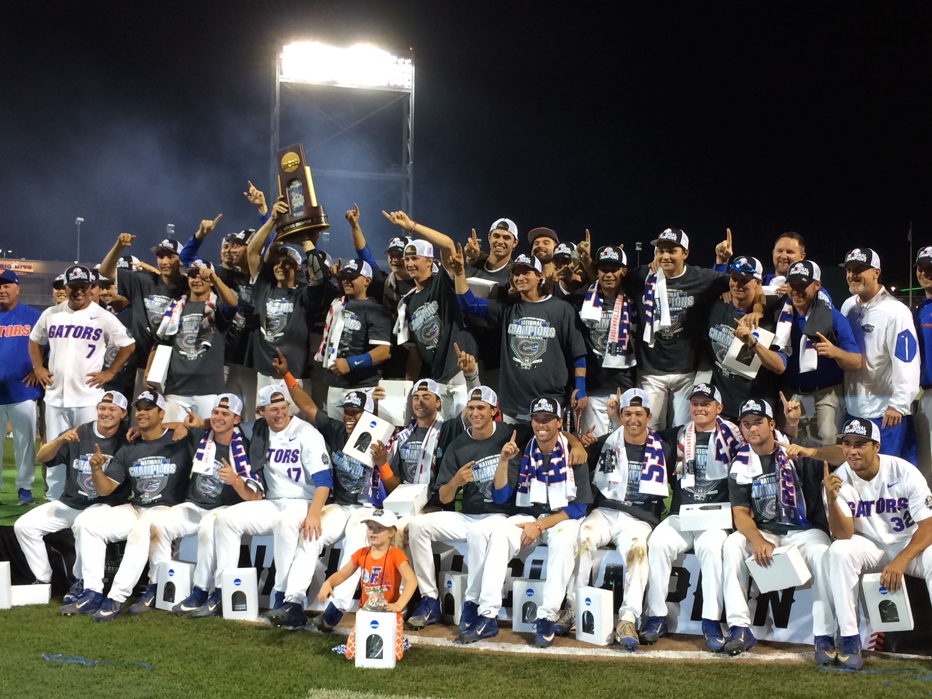 Chompions Gators Claim First National Title 6 27 College Baseball