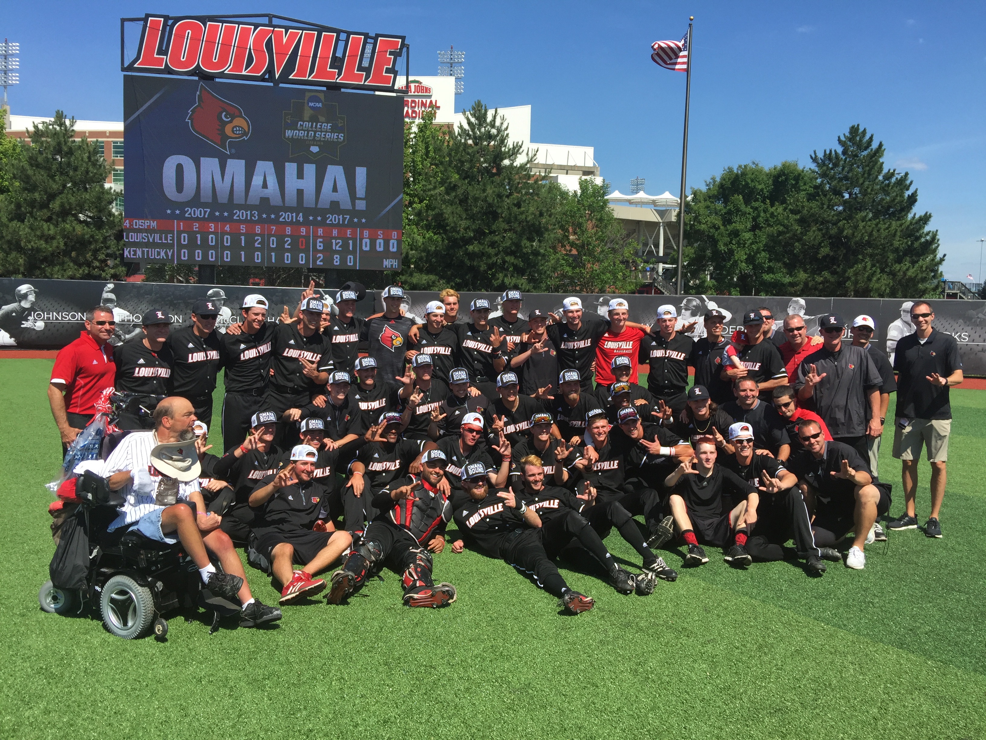 Cbi Live Louisville Clinches Cws Berth With 6 2 Win Over Kentucky