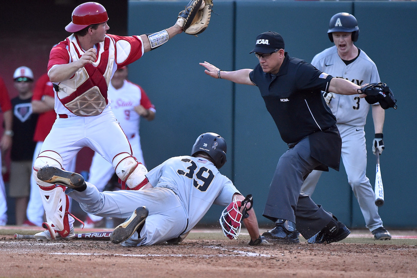 Around the Regionals – Army takes down top-seeded NC State (6/1) | College Baseball Insider